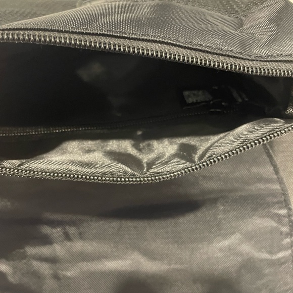 BLACK ON BLACK TRAPSTAR T BAG🔥 - Picture 6 of 7